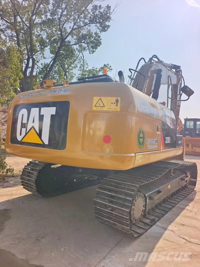 CAT 320 D2L 履带挖掘机