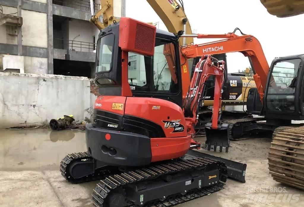 Kubota U 35 小型挖掘机
