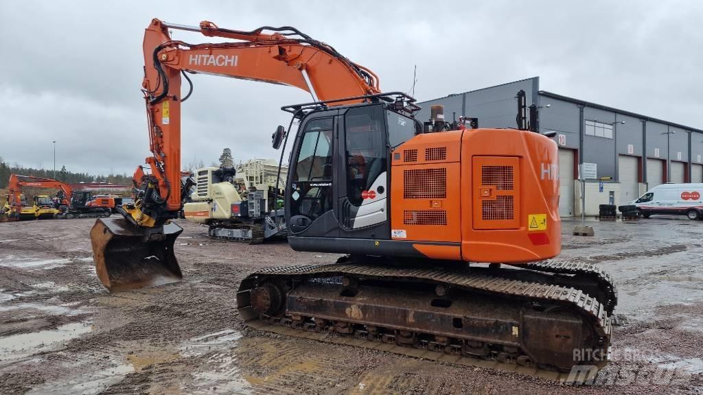 Hitachi ZX225USLC-6 履带挖掘机