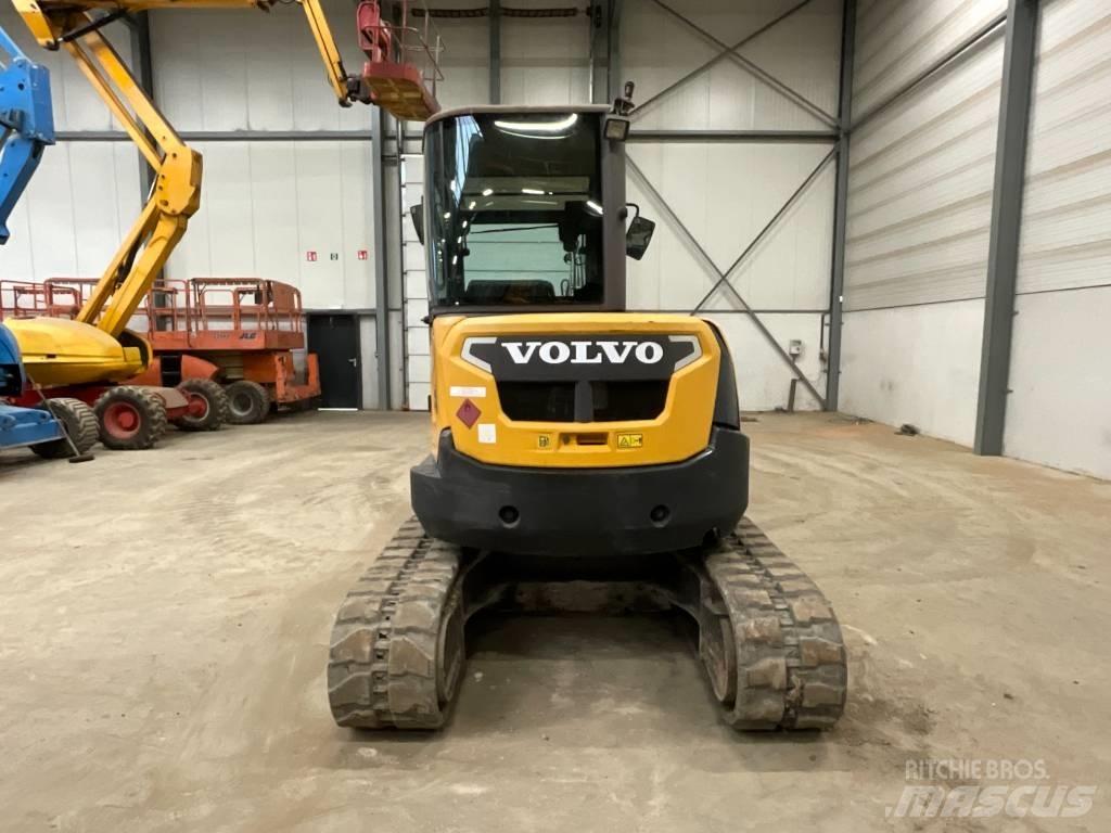 Volvo ECR 50 D 小型挖掘机