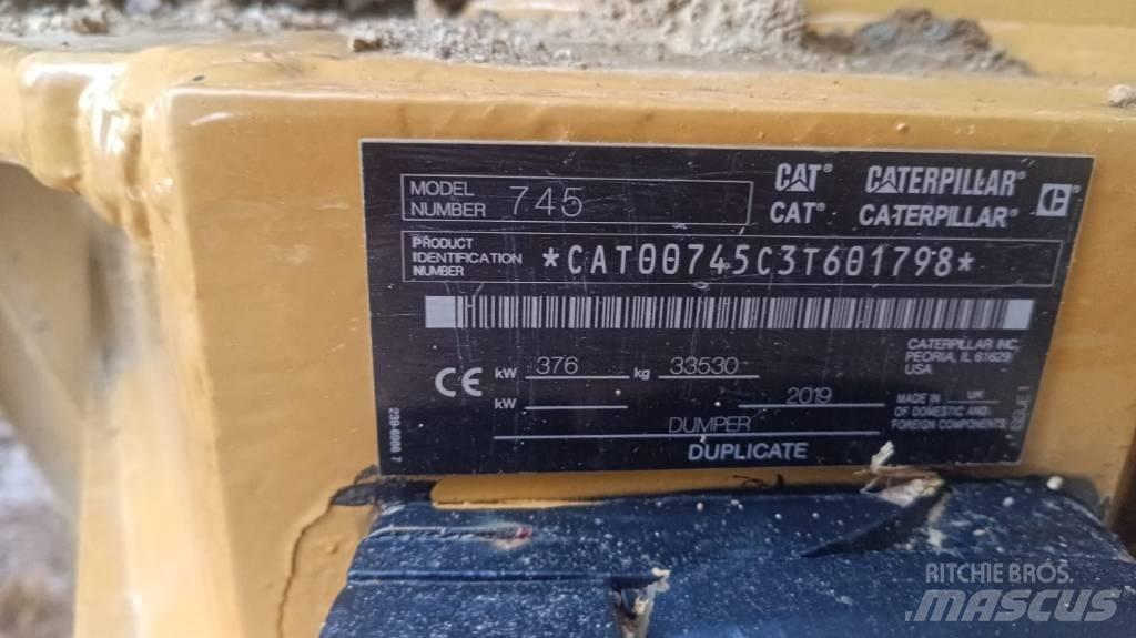 CAT 745 铰接式自卸车