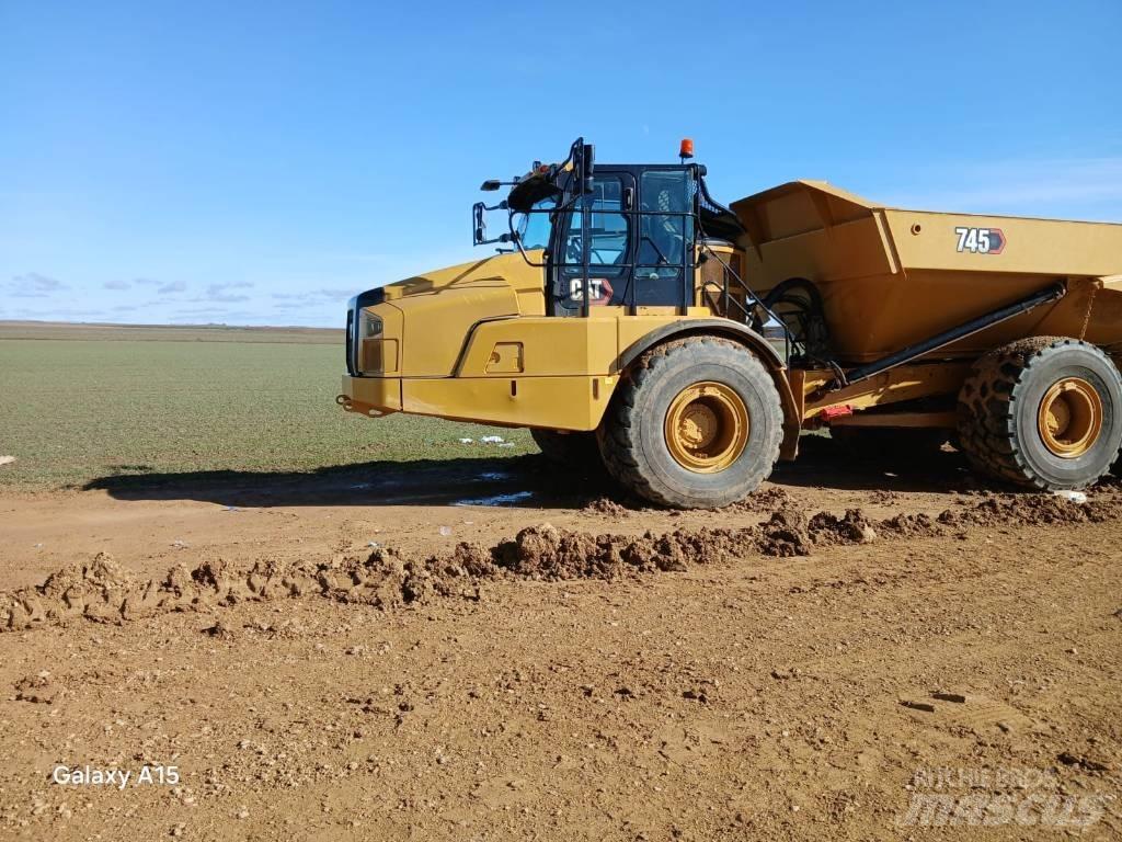 CAT 745 铰接式自卸车