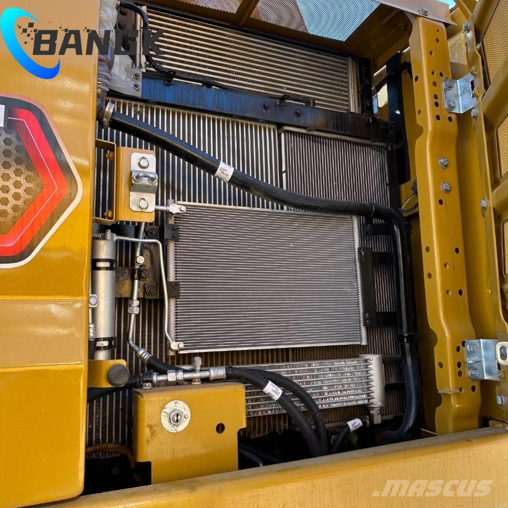 CAT 323 履带挖掘机