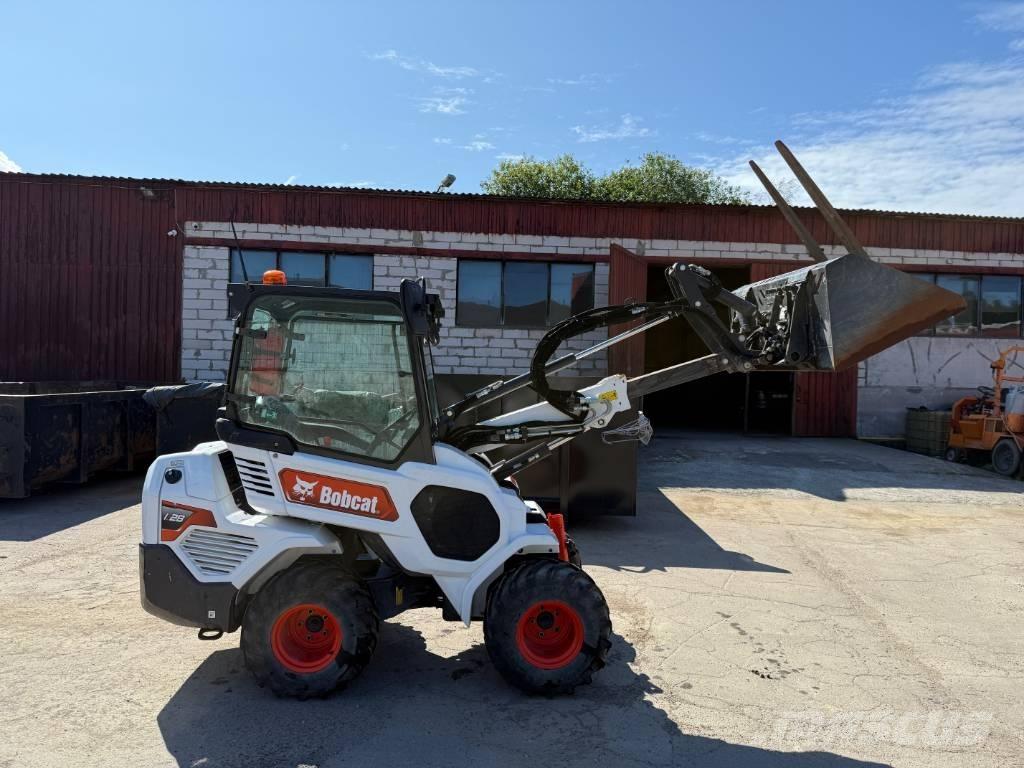 Bobcat L 28 伸缩臂叉装车|叉装车