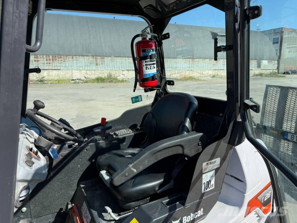 Bobcat L 28 伸缩臂叉装车|叉装车