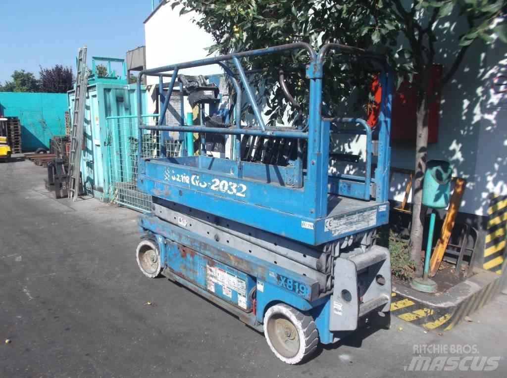 Genie GS 2032    V-2790 客货电梯