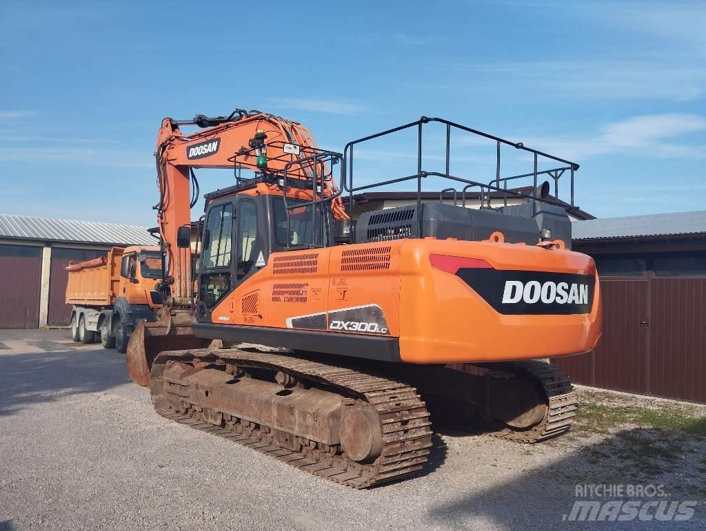 Doosan DX 300 LC 履带挖掘机