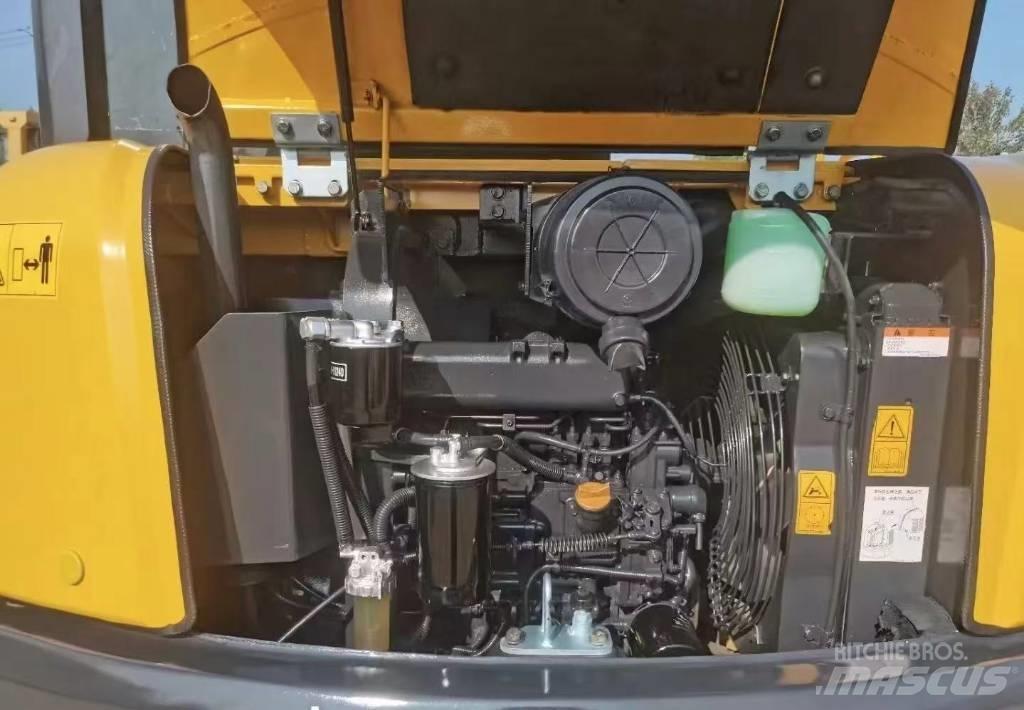 Komatsu PC 56 小型挖掘机