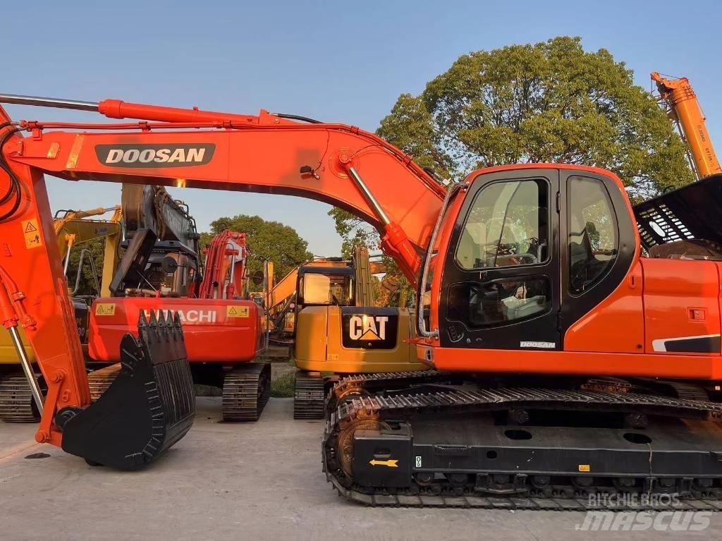 Doosan DX225LC-9C 履带挖掘机