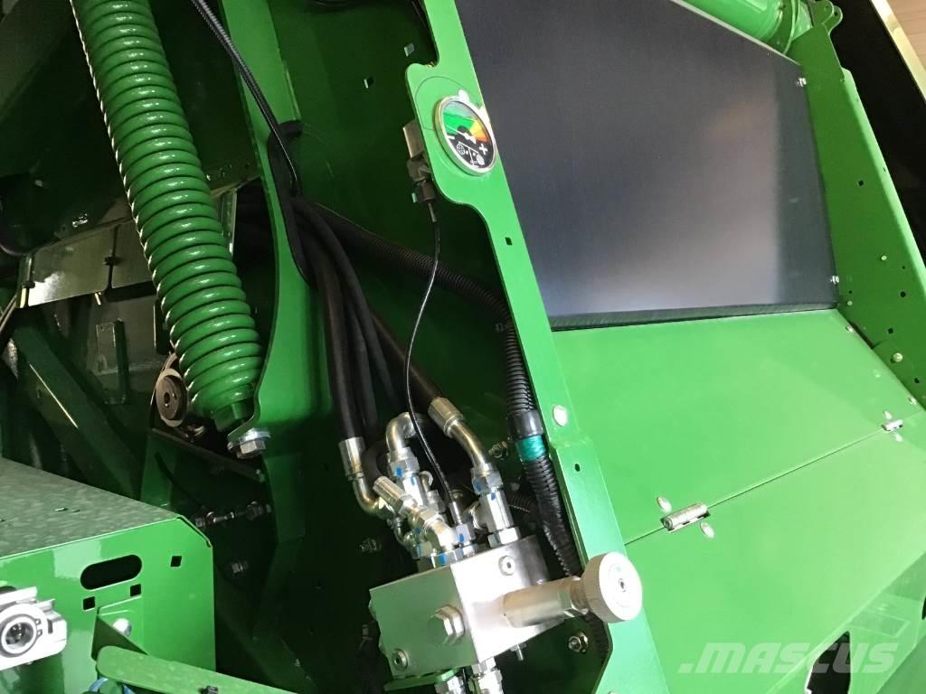 John Deere V461M 圆捆打捆机