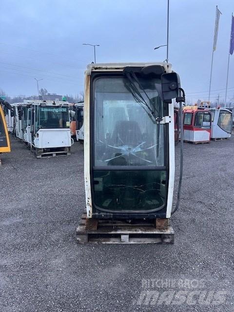 Liebherr A 314 CAB 驾驶室与内部