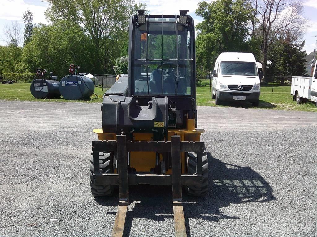 JCB 35 D 越野叉车|叉装车