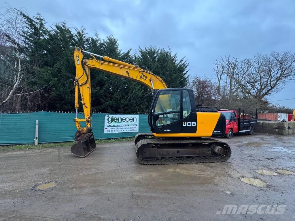 JCB JS 130 履带挖掘机