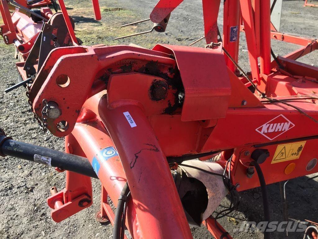 Kuhn GF 6401 MH 犁耙和摊草机