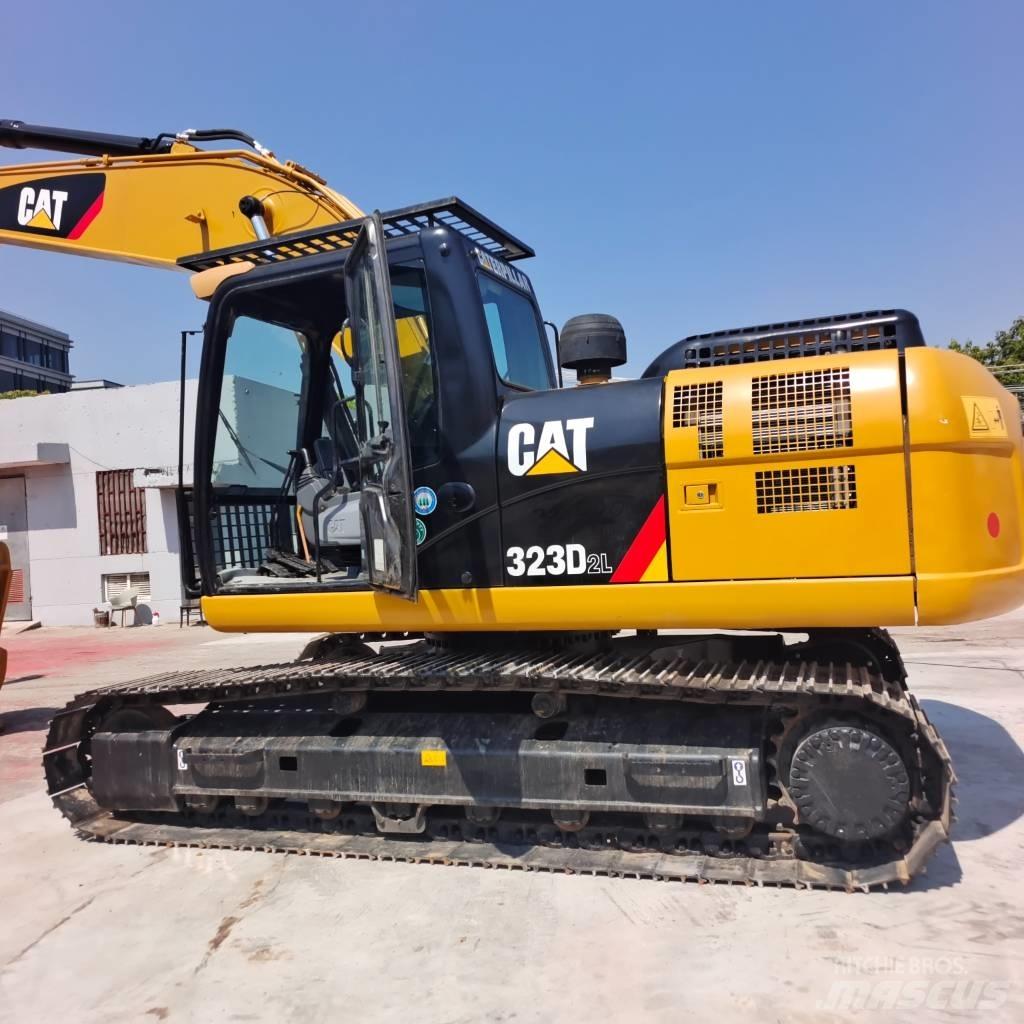 CAT 320 D2L 履带挖掘机