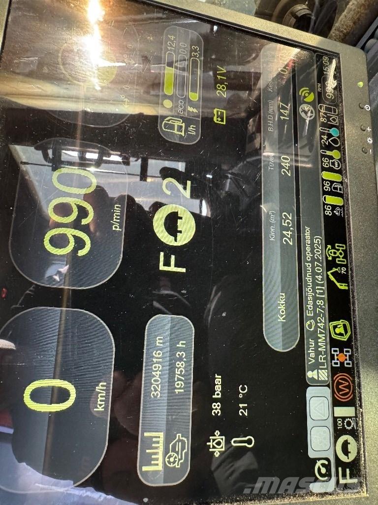 Komatsu 931 XC 收割机