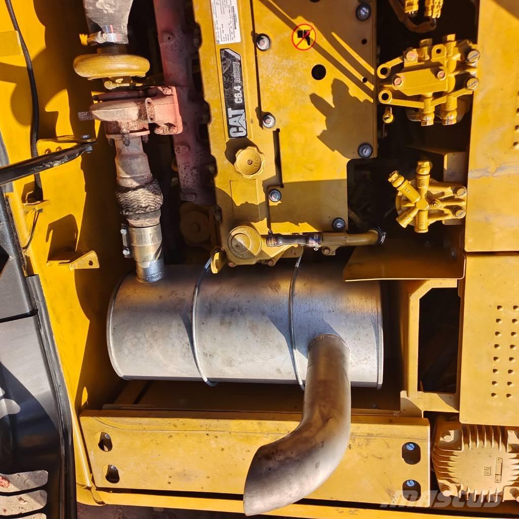 CAT 320DL 履带挖掘机