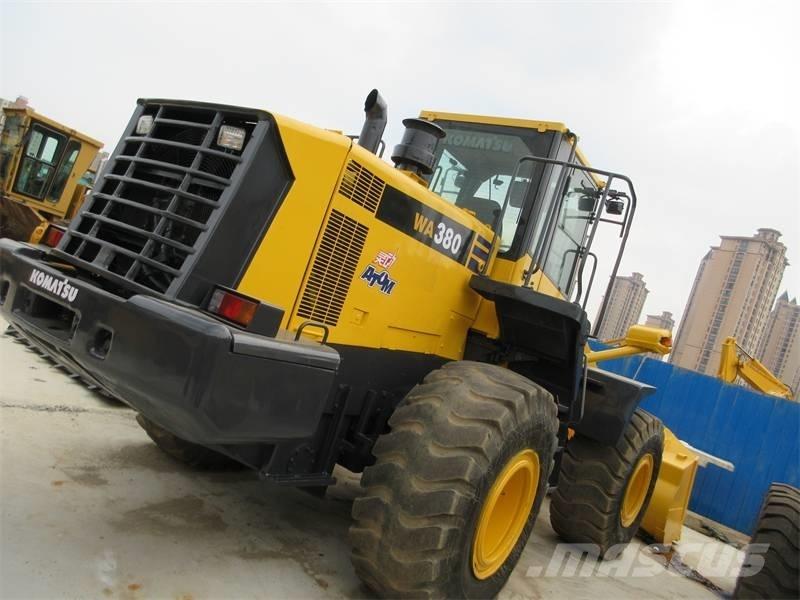 Komatsu WA 380 轮式装载机