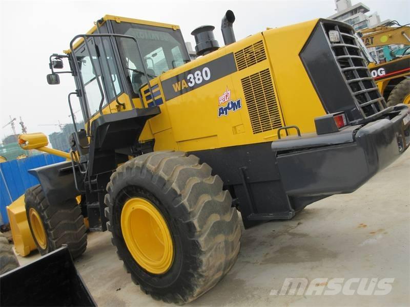 Komatsu WA 380 轮式装载机
