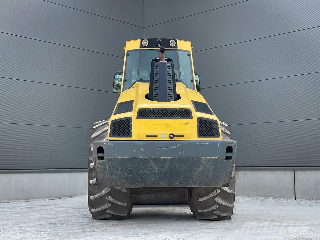 Bomag BW 216 DH-4i 单轮压路机