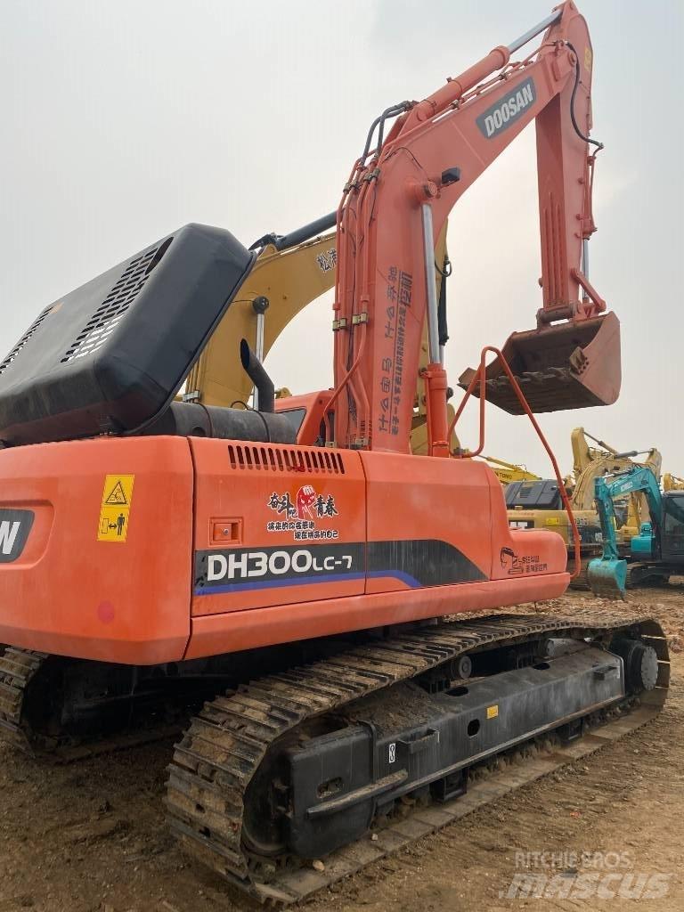 Doosan DH300-7 履带挖掘机