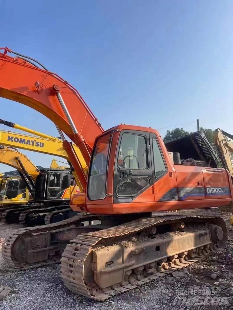 Doosan DH 300 LC-7 履带挖掘机