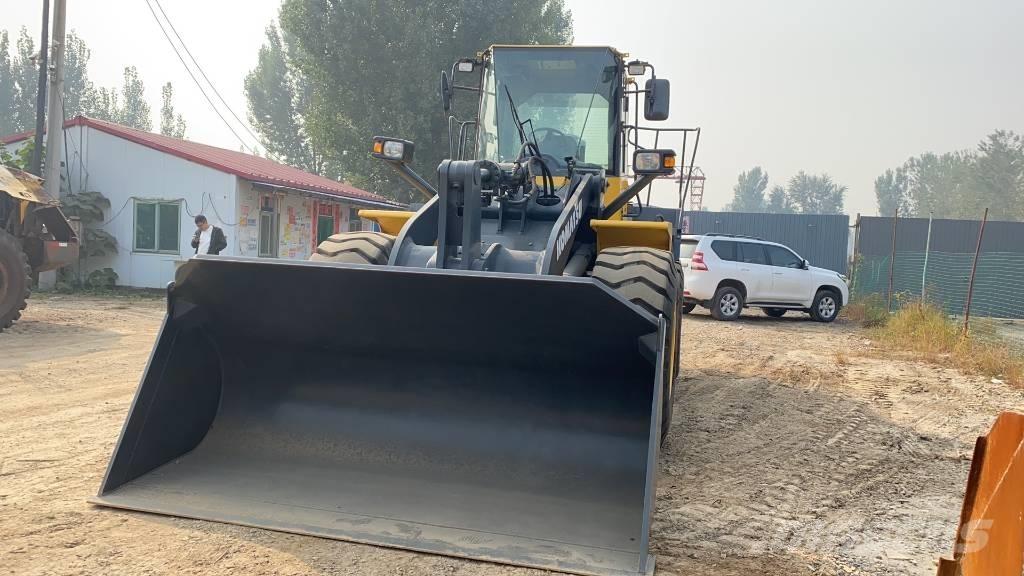 Komatsu WA 380 轮式装载机