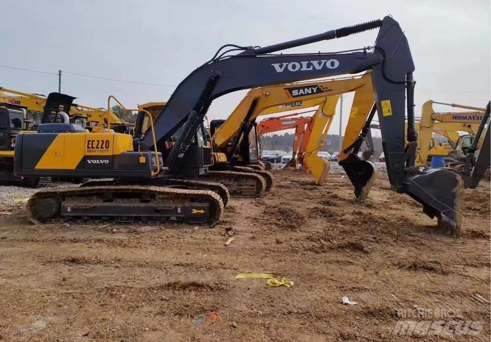 Volvo EC 220 履带挖掘机