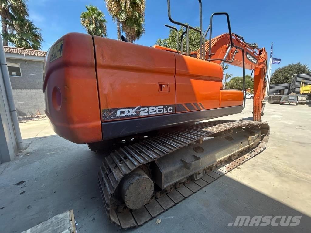 Doosan DX 225 履带挖掘机