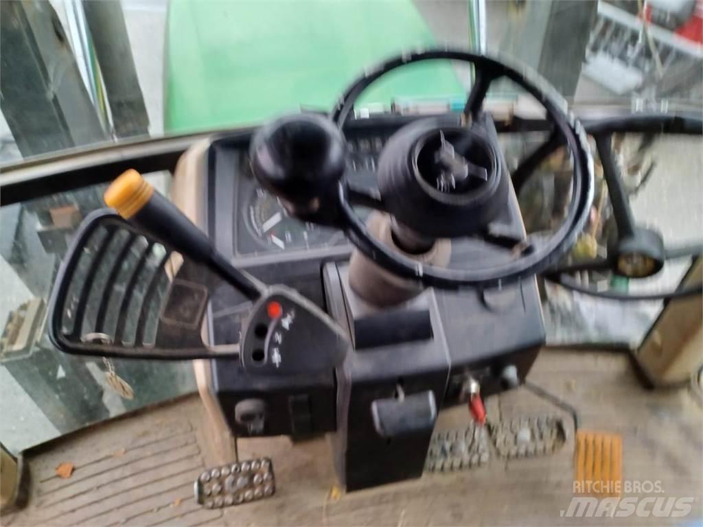John Deere 6110SE 林业拖拉机