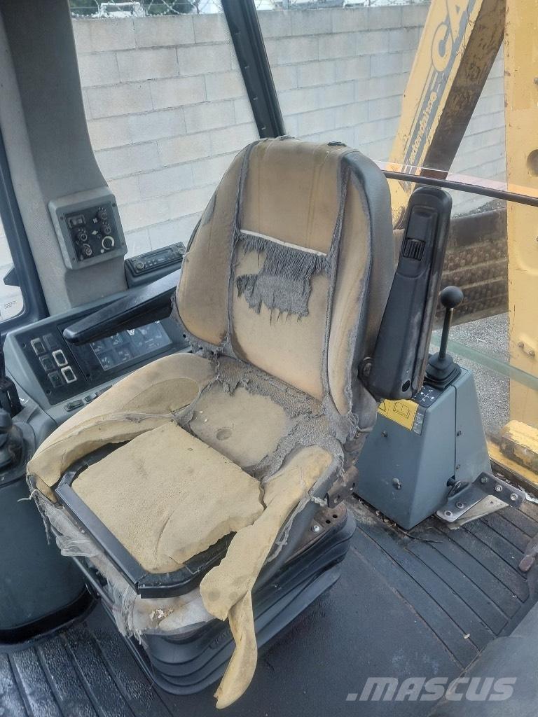 CASE 580 SLE 反铲装载机