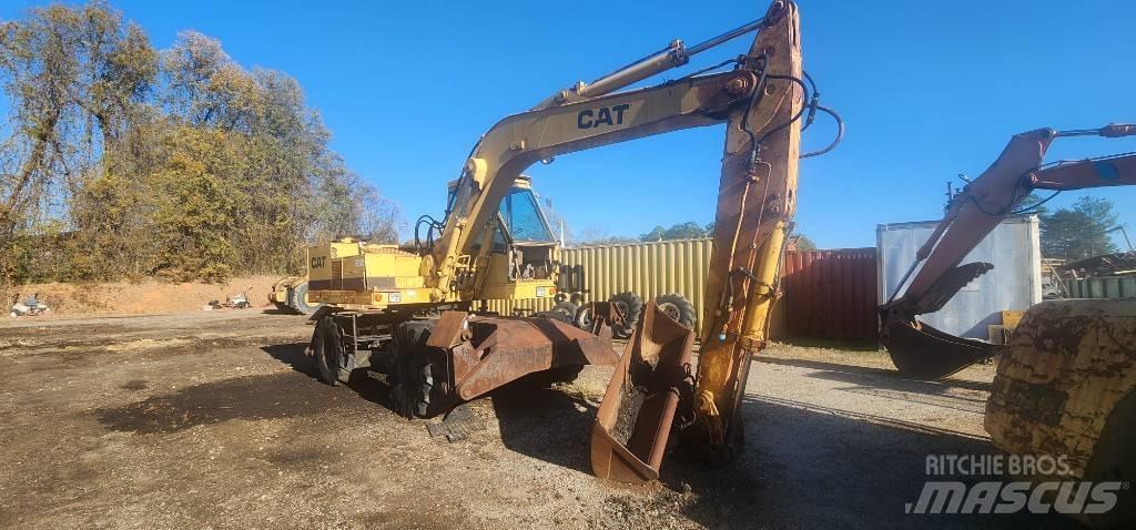 CAT 212 轮式挖掘机