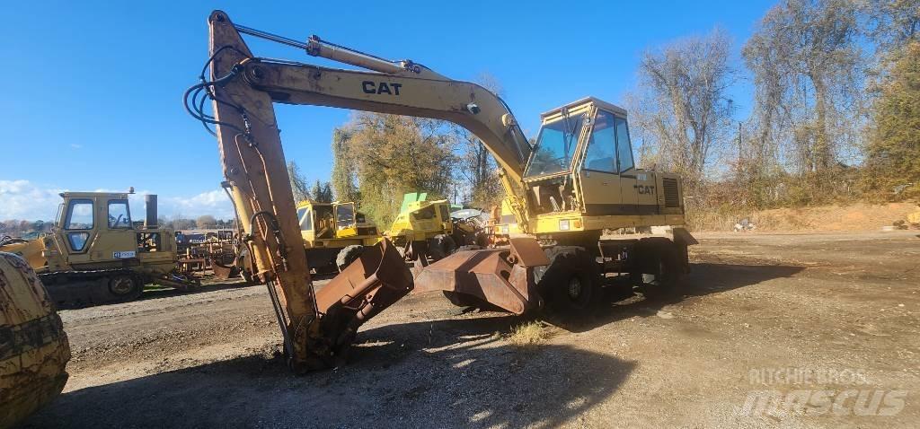 CAT 212 轮式挖掘机