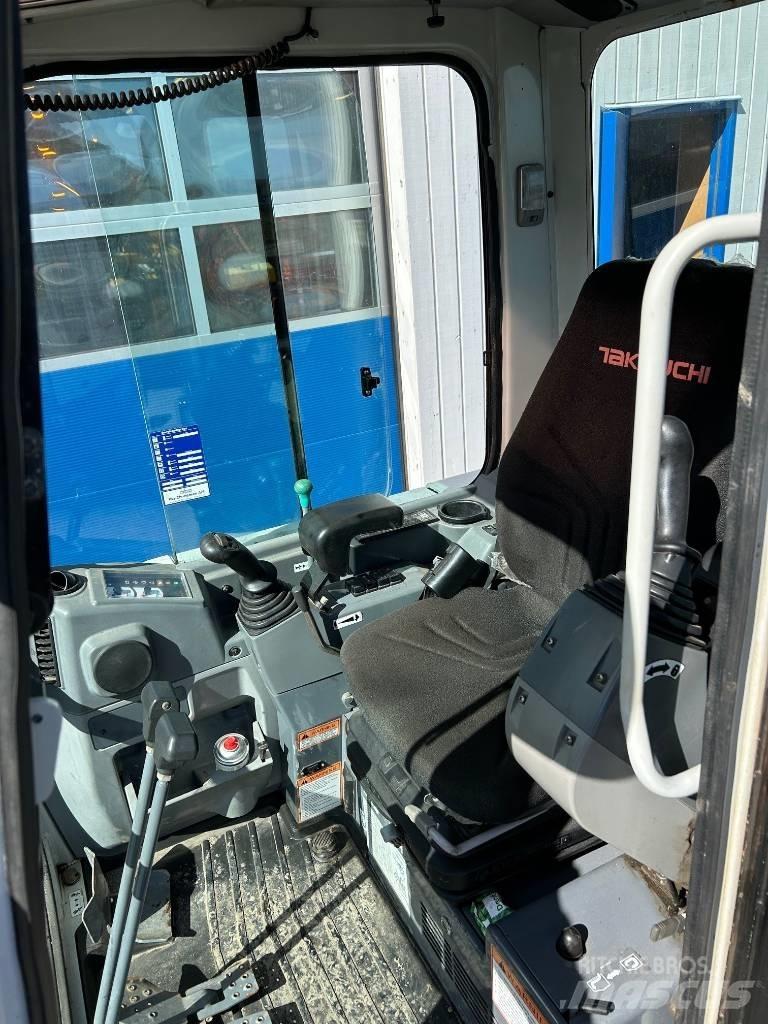 Takeuchi TB 235 小型挖掘机