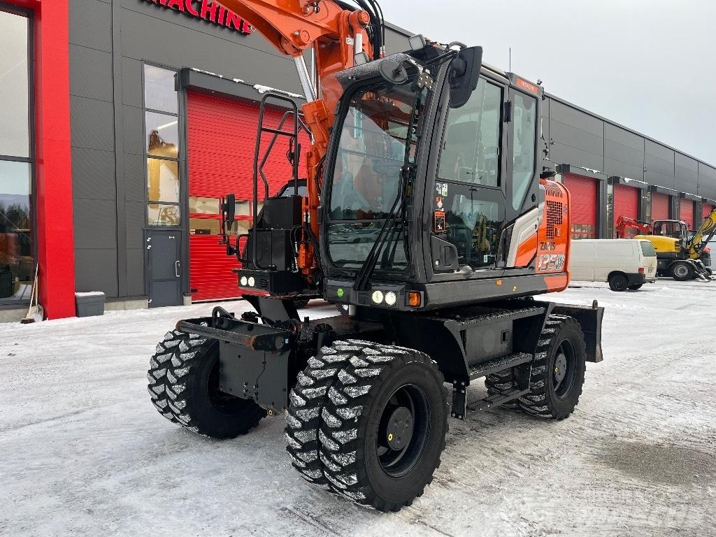 Hitachi ZX 135 W-7 轮式挖掘机