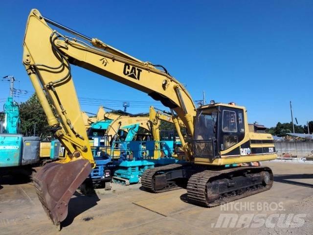 CAT 320 履带挖掘机
