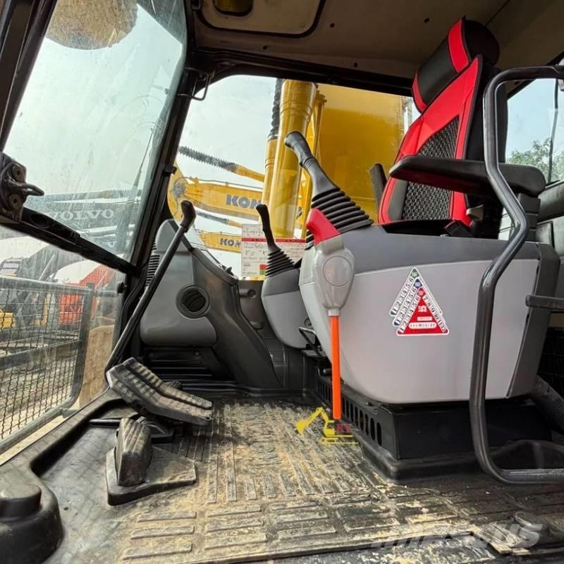 Komatsu PC 220-8 履带挖掘机