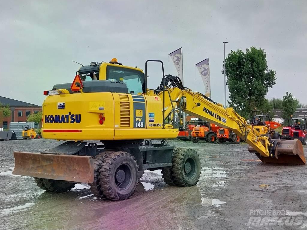 Komatsu PW148-8 轮式挖掘机