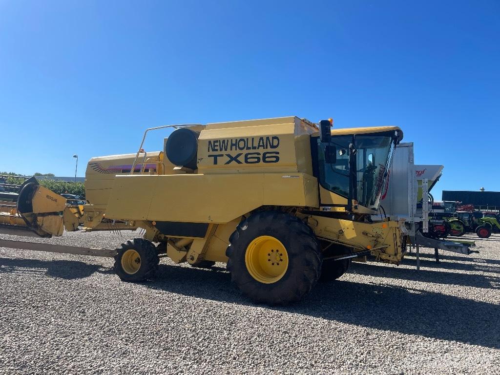 New Holland TX 66 联合收割机
