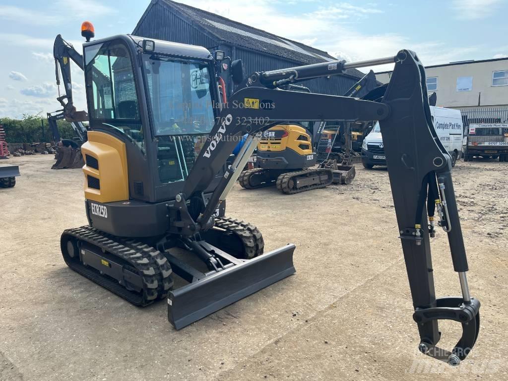 Volvo ECR 25 D 小型挖掘机