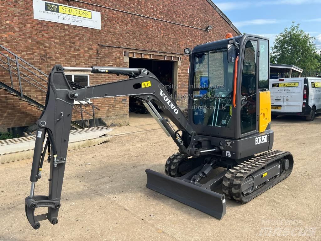 Volvo ECR 25 D 小型挖掘机