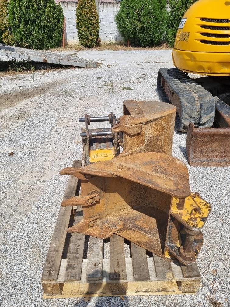 JCB 8035 ZTS 小型挖掘机