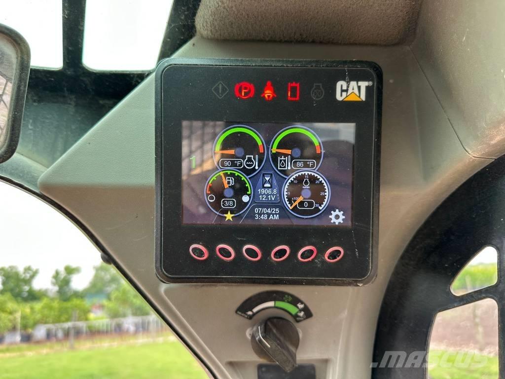 CAT 279 D3 滑移装载机