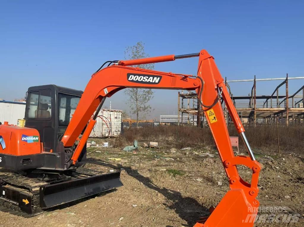 Doosan DH 55 小型挖掘机