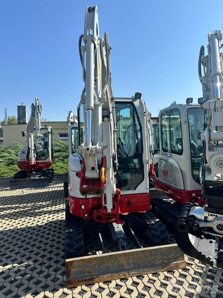 Takeuchi TB325R V1 小型挖掘机