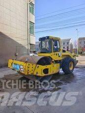  BW 220D-40 单轮压路机