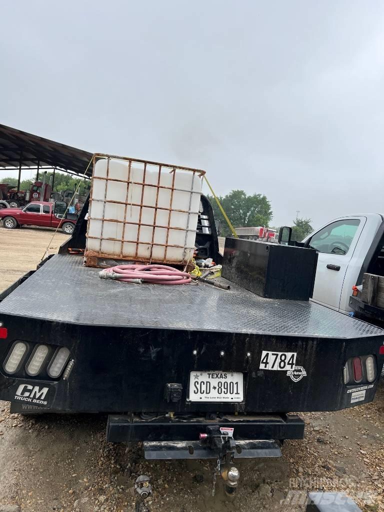RAM 5500 平板栏板货车