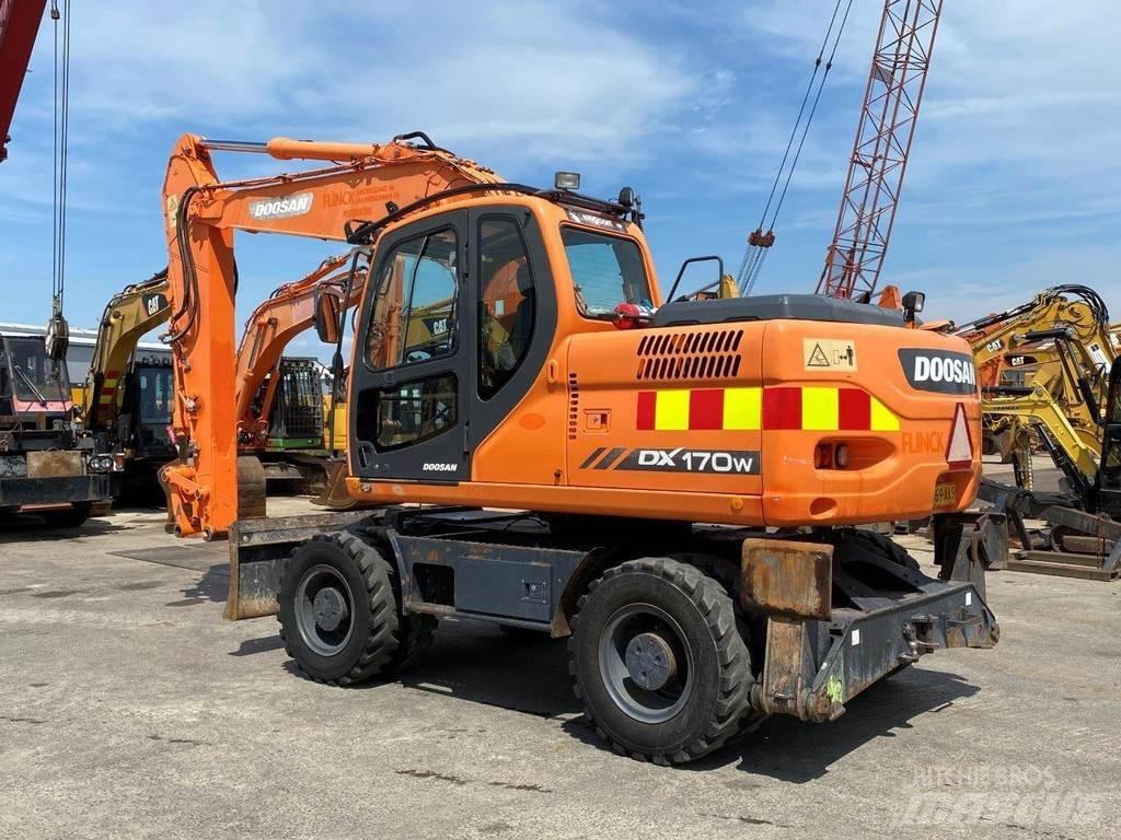 Doosan DX170W NVT 轮式挖掘机
