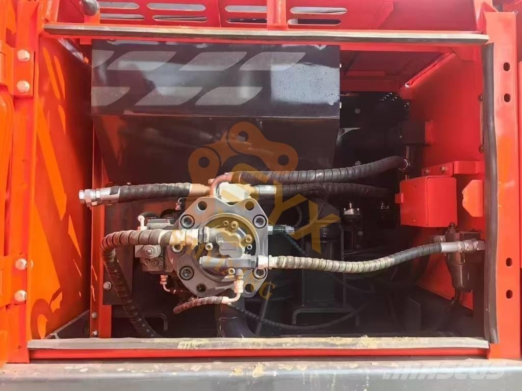 Doosan DX225 履带挖掘机