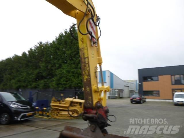New Holland MH Plus 轮式挖掘机